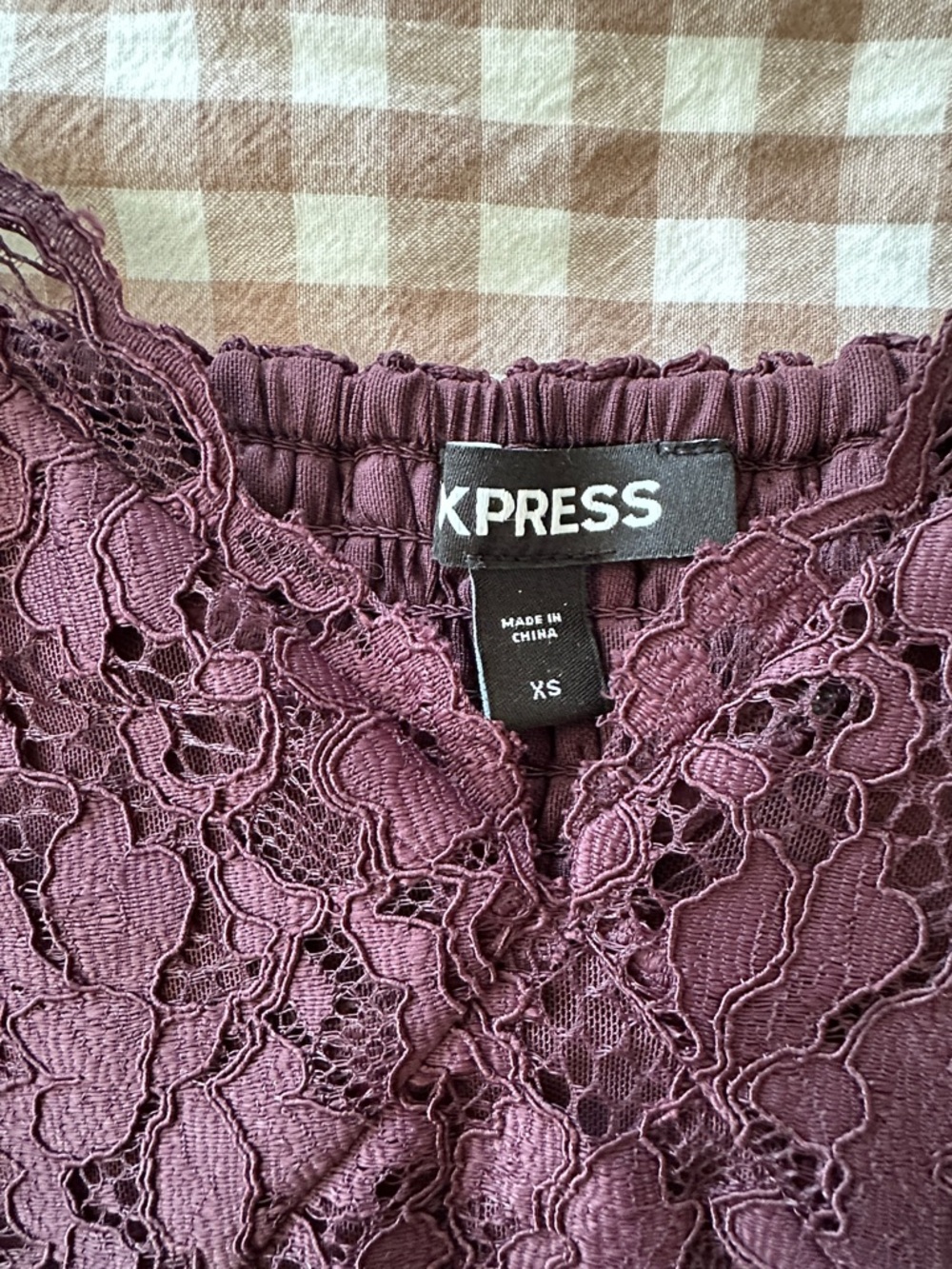 Express Women's Lace Long-Sleeve Crop Top in Plum - Picture 5 of 5